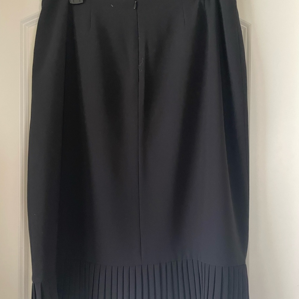 Kasper womans black skirt size12